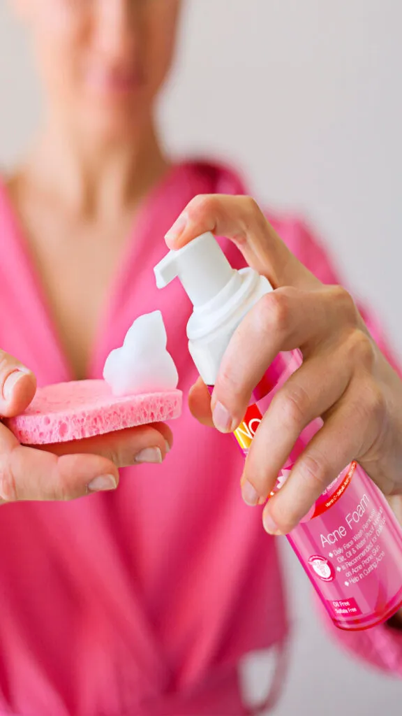 فوم شستشوی گریپفروت نوآکنه ( پوست نرمال و چرب )